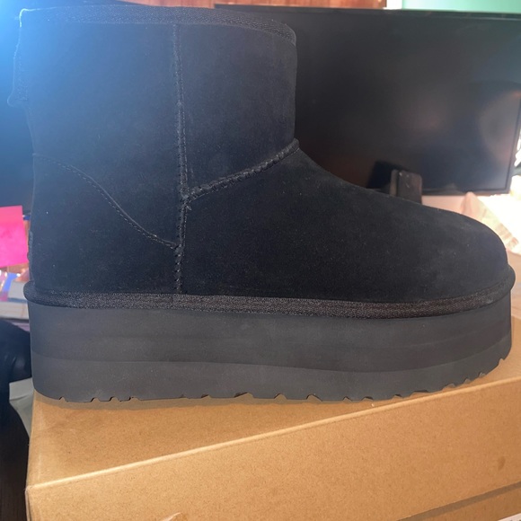 Black Ugg Platform Mini - Picture 6 of 10